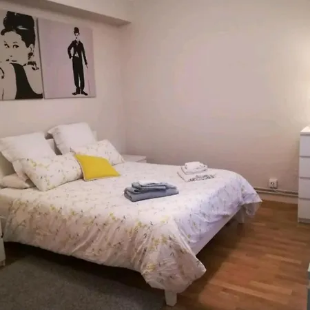 Rua Fernando Macias Apartamento