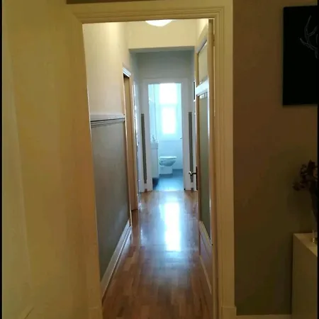 아파트 Rua Fernando Macias Apartamento *